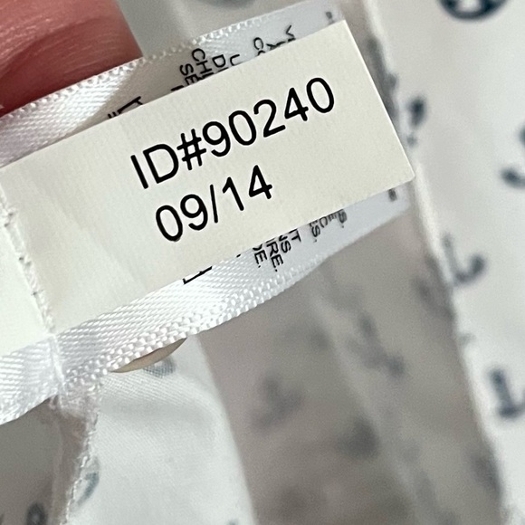 Express • The Essential Shirt White Navy Anchor Pattern Blouse - Picture 4 of 5